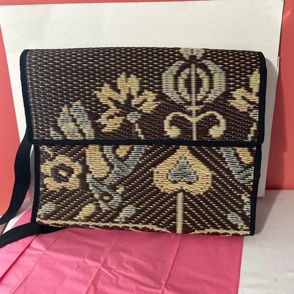 Weaved computer bag